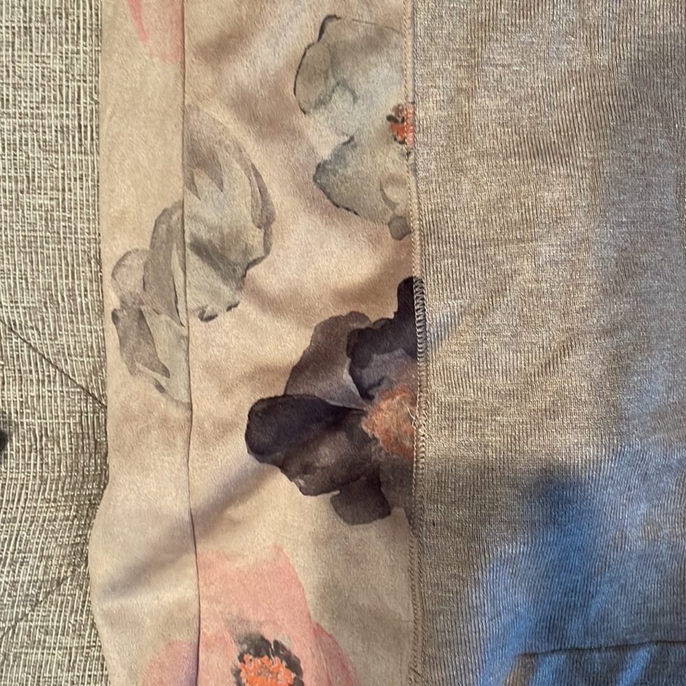 INC open sweater with suede like floral detail NWT - Picture 6 of 6